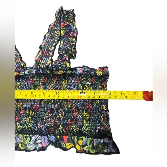 Out From Under Floral Smocked Crop Top Sz L - Picture 6 of 6